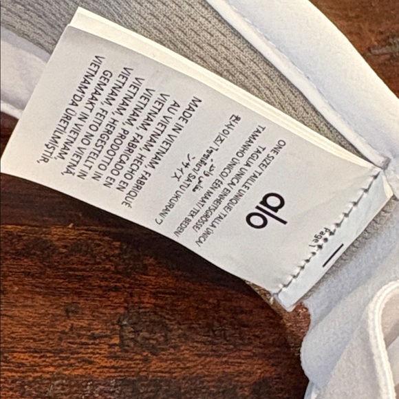 ALO Yoga Performance Eclipse Visor in White - One Size - Picture 7 of 7